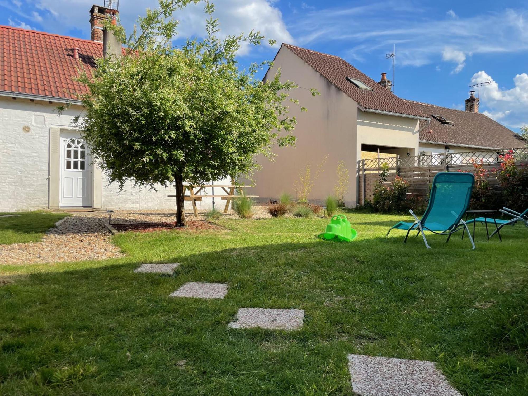 Le Cocoon D'Annabelle - Jolie Maison Avec Jeux Et Grand Jardin Pierrefitte-sur-Sauldre ภายนอก รูปภาพ